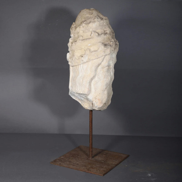 Figura di papa in pietra scolpita - Europa
