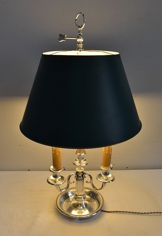  Importante Lampada Porta Acqua Calda in Metallo Argentato, gusto Luigi XVI - Fine XIX secolo