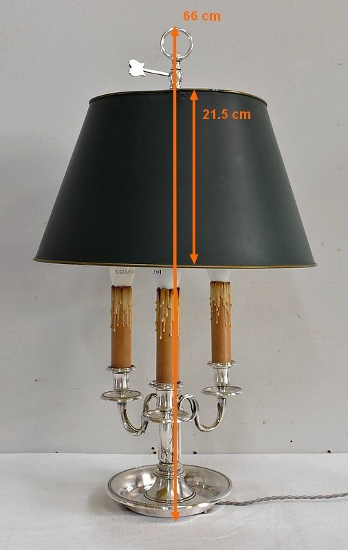  Importante Lampada Porta Acqua Calda in Metallo Argentato, gusto Luigi XVI - Fine XIX secolo
