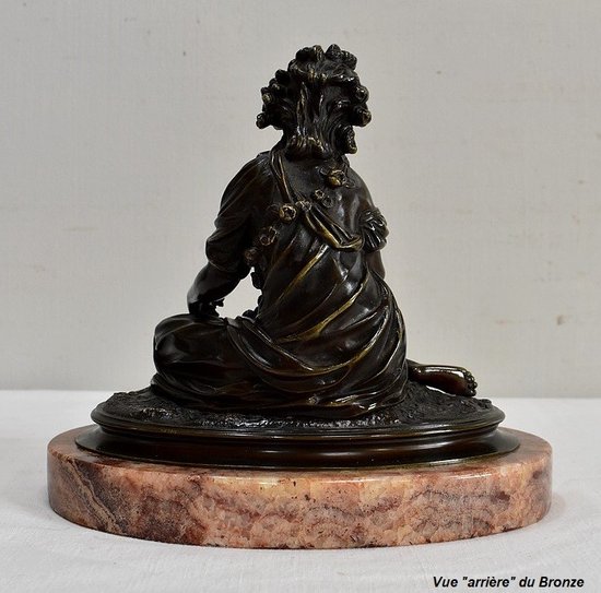  Bronze à Patine Brune d’une « Jeune Fille aux Fleurs » – Début XXe 