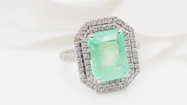 Anello a doppio cerchio in oro bianco, smeraldo colombiano certificato e diamanti