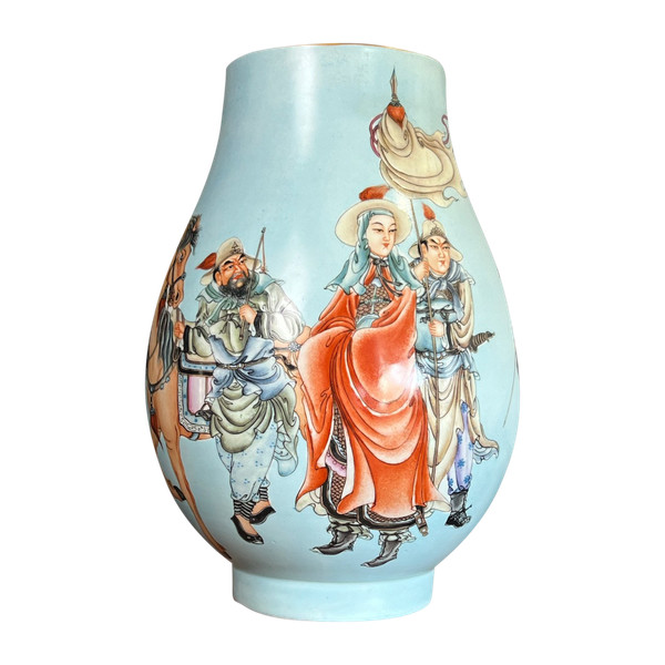 LARGE CHINA PORCELAIN BALUSTER VASE WITH POLYCHROME ENAMELED DECORATION, 39 CM