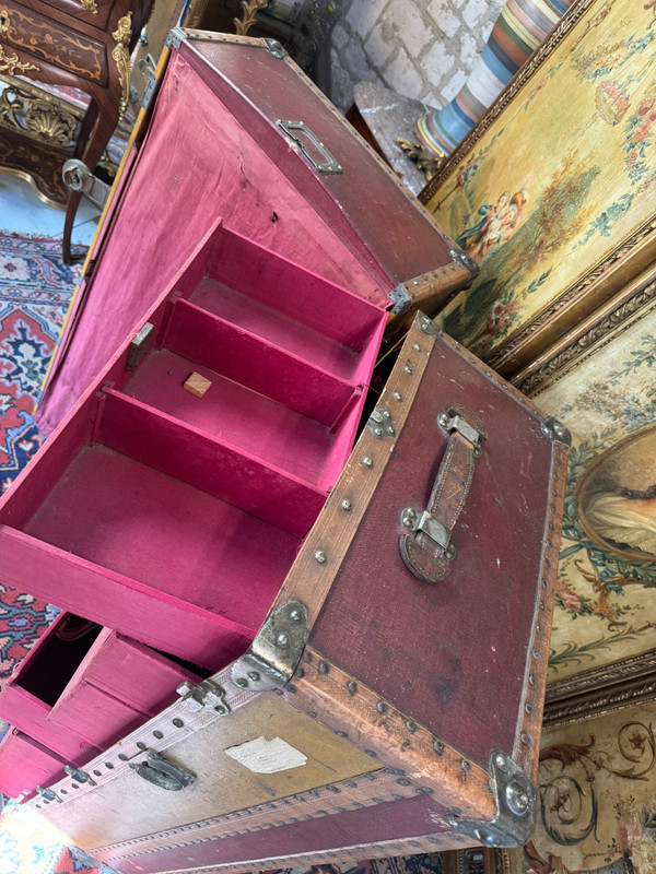 1920S BOAT OR TRAVEL TRUNK