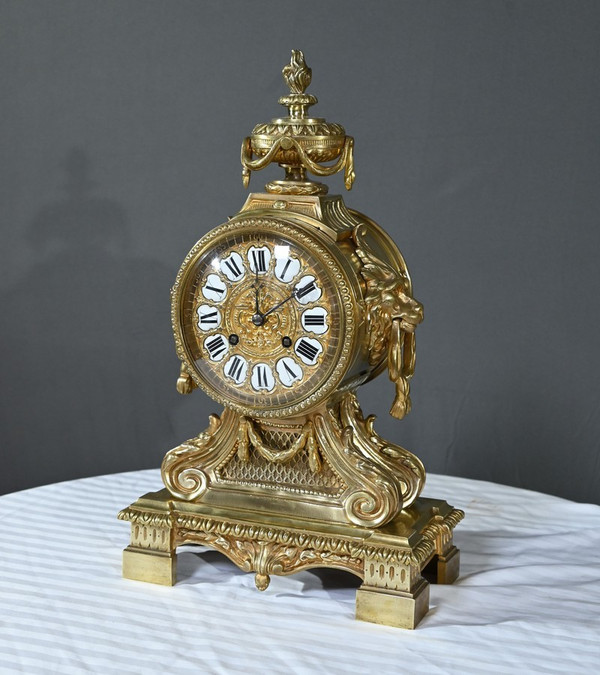 Bronze clock, signed G.Philippe Palais Royal - 1870