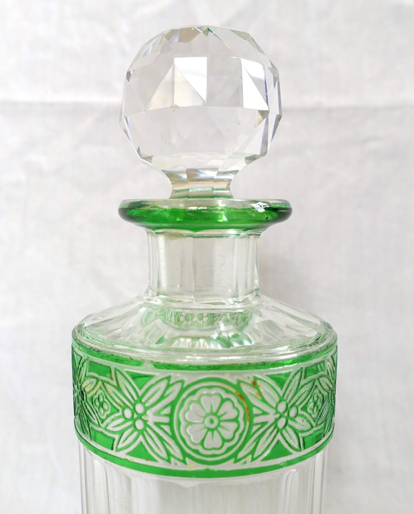 Perfume bottle in Baccarat green overlay crystal, Empire model - 15,2cm