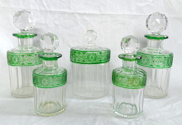 Perfume bottle in Baccarat green overlay crystal, Empire model - 15,2cm