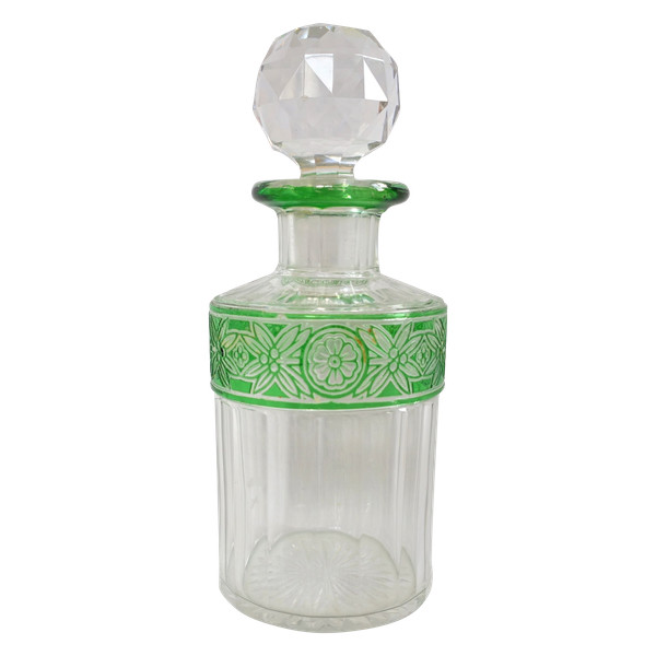 Perfume bottle in Baccarat green overlay crystal, Empire model - 15,2cm