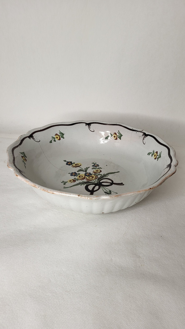 Nevers earthenware salad bowl - 18th century