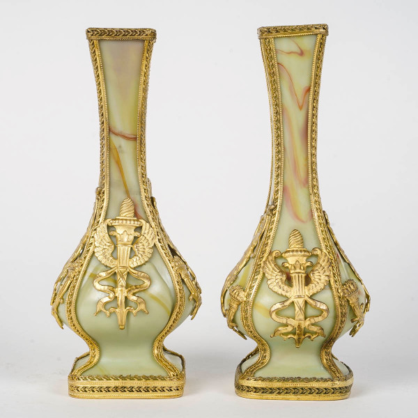 Une Paire De Petits Vases En Pâte De Verre Fin XIXè Siècle 