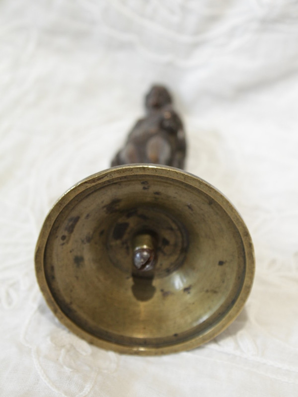 Scultura in bronzo di donna in stile antico, fine XIX secolo