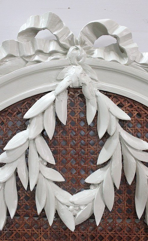Bedeutende cremefarbene Wandgarderobe, mit Spiegel und Cannage, Louis XVI-Geschmack - 1900