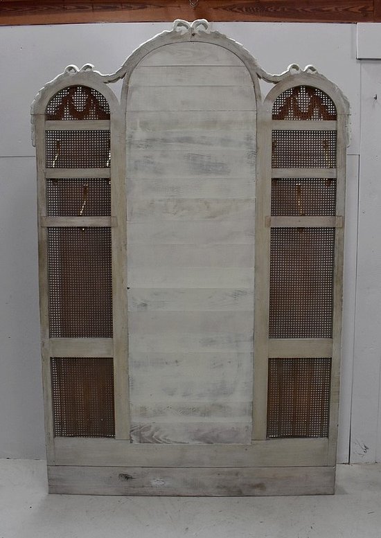Bedeutende cremefarbene Wandgarderobe, mit Spiegel und Cannage, Louis XVI-Geschmack - 1900