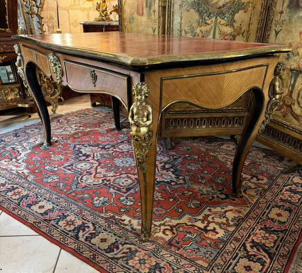 BUREAU PLAT DE STYLE LOUIS XV