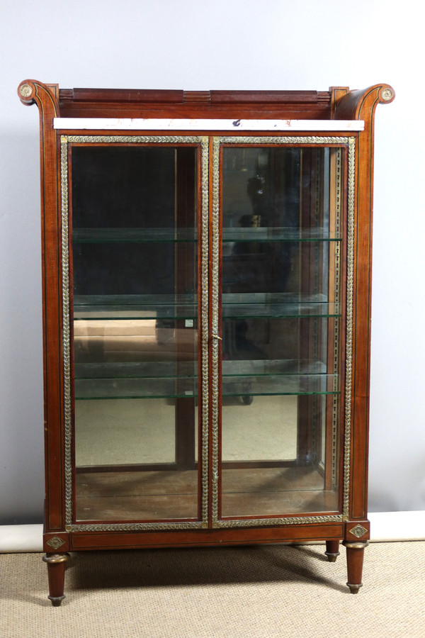Vitrine aus Mahagoni Ende 19.