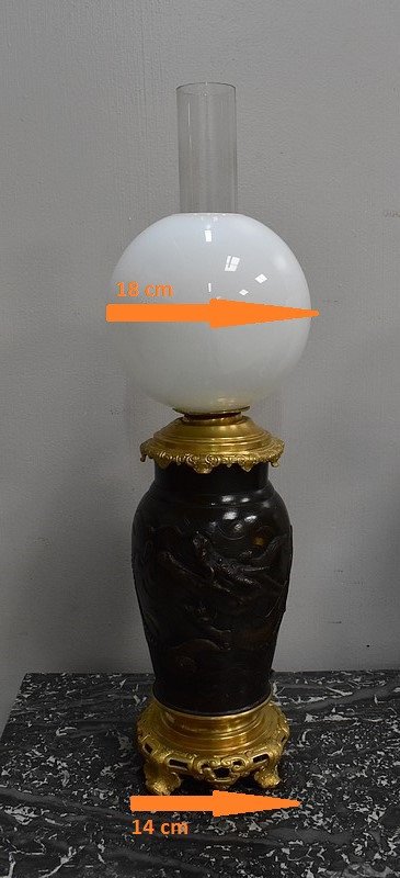 Paire de Lampes Asiatiques à Patine Brune - 1900