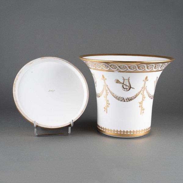 Cache-pot en porcelaine de Sèvres d’époque Empire 