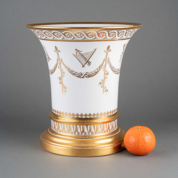 Cache-pot en porcelaine de Sèvres d’époque Empire 