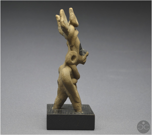 Messico, 450 - 750 d.C., Cultura di Veracruz, Fischietto rituale con figura di guerriero, Ceramica