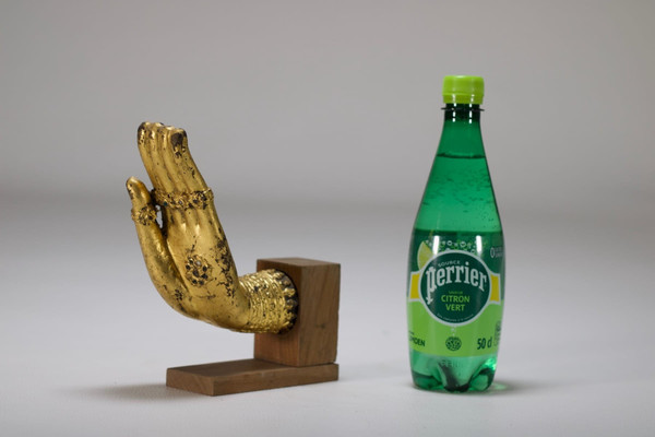 Mano di Buddha in bronzo dorato