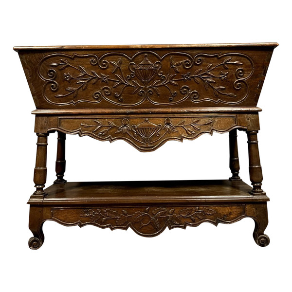 Pétrin provençal région Arlésienne de style Louis XV en noyer circa 1880-1900 