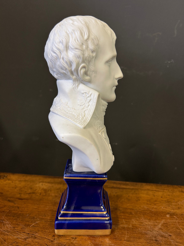 Busto del Primo Console Napoleone Bonaparte in porcellana di biscuit - Impero