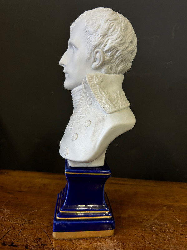 Busto del Primo Console Napoleone Bonaparte in porcellana di biscuit - Impero