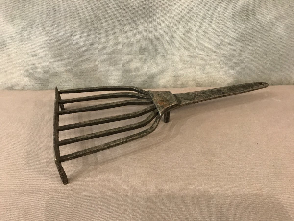 Antique 19th century wrought iron meat grill
