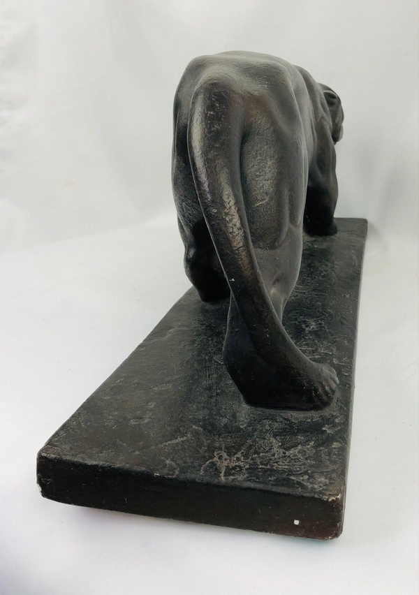 Große Art-Déco-Skulptur aus Gips "Löwin"