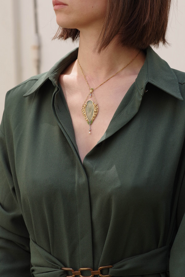 Collana iris e ninfee stile Art Nouveau francese in oro 18 carati, Collana Art Nouveau con diamanti 
