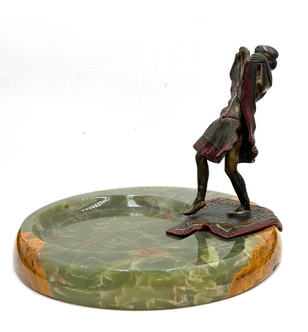 Tasca erotica in bronzo da Vienna