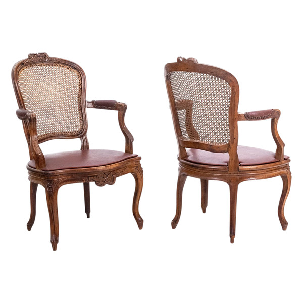Pair of “cabriolet” armchairs in walnut and canework. Louis XV period. LS5209325/2750/4