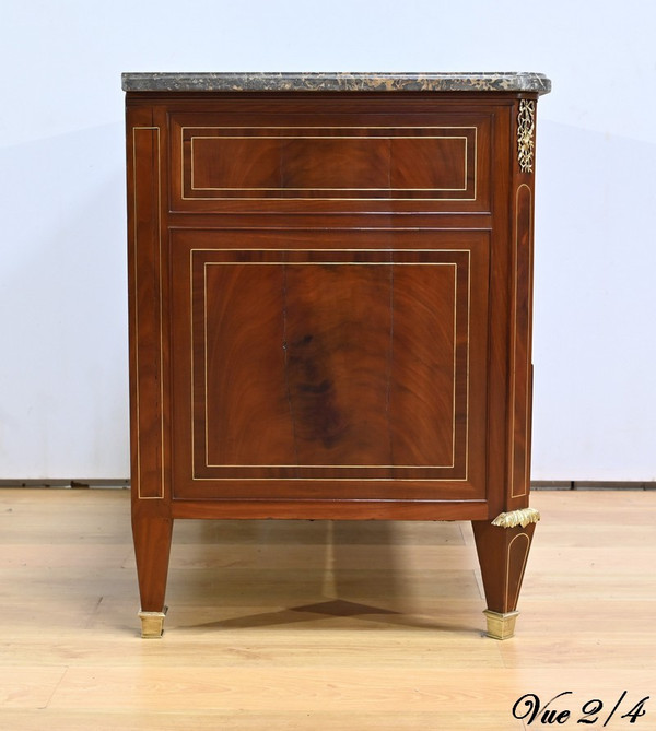 Rare Commode en Acajou, époque Louis XVI – 2ème Partie XVIIIe