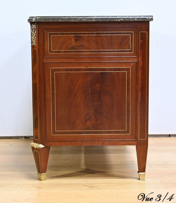 Rare Commode en Acajou, époque Louis XVI – 2ème Partie XVIIIe