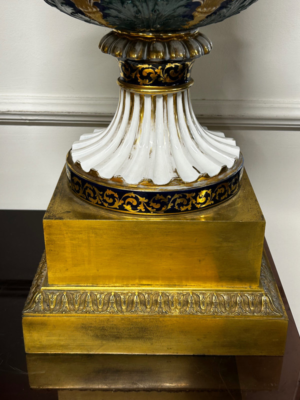 Importante Coppia di Vasi Medici in Porcellana Inizi del XIX Secolo - Impero - Restauro H 70 Cm