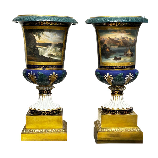 Importante Coppia di Vasi Medici in Porcellana Inizi del XIX Secolo - Impero - Restauro H 70 Cm
