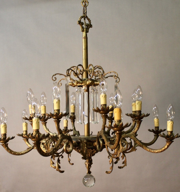 Lampadario in bronzo con 16 fari