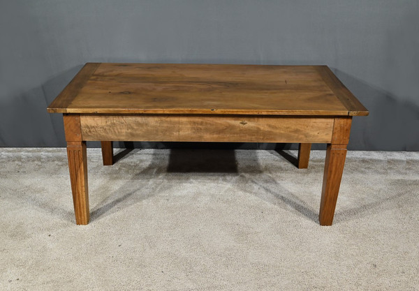 Table Basse en Noyer, goût Louis XVI – XIXe