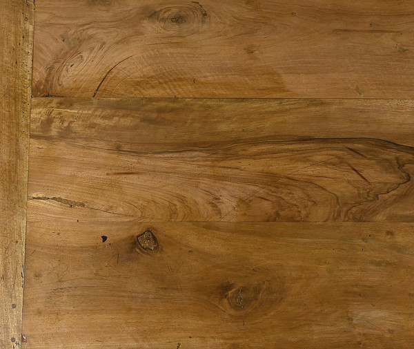 Table Basse en Noyer, goût Louis XVI – XIXe