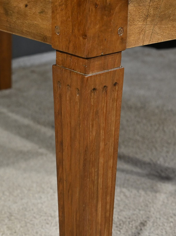 Table Basse en Noyer, goût Louis XVI – XIXe