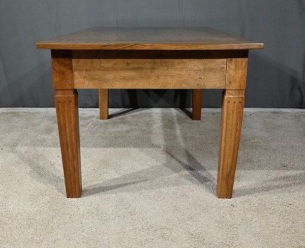Table Basse en Noyer, goût Louis XVI – XIXe