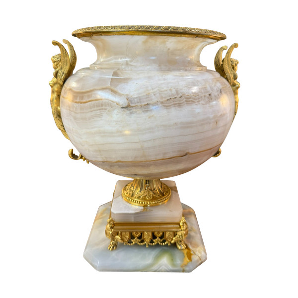 ONYX VASE ATTRIBUTED TO LOUIS FRANCOIS EUGENE CORNU (1827-1899)