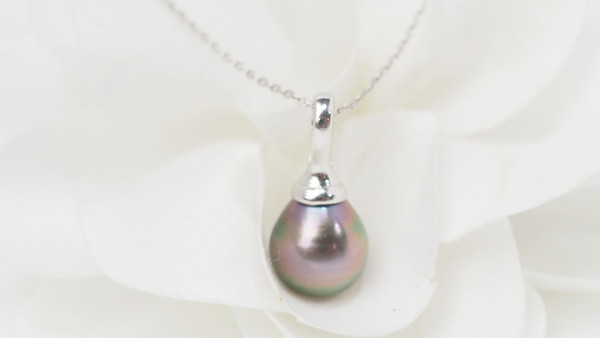 Collana in oro bianco e perle di Tahiti
