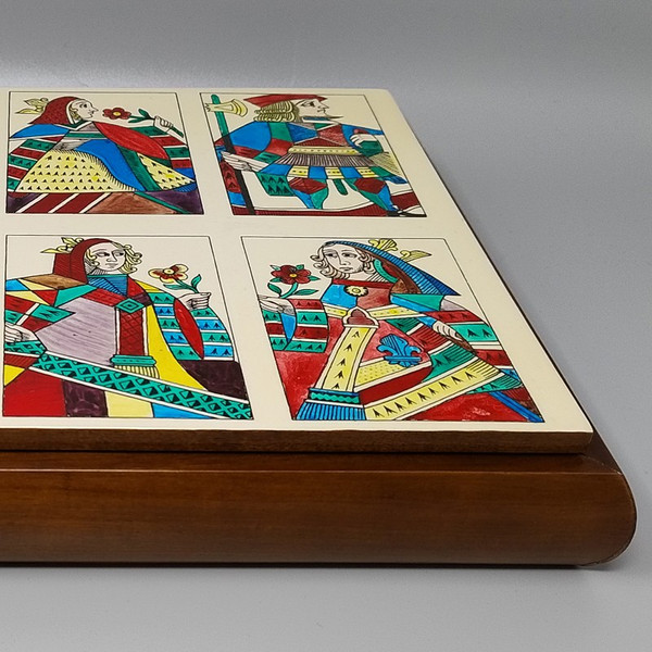 Scatola di carte da gioco originale degli anni '60 di Piero Fornasetti in ottime condizioni. Realizzata in Italia