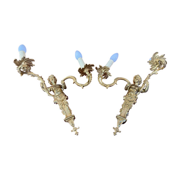 PAIR OF WALL SCONCES IN THE LOUIS XV STYLE