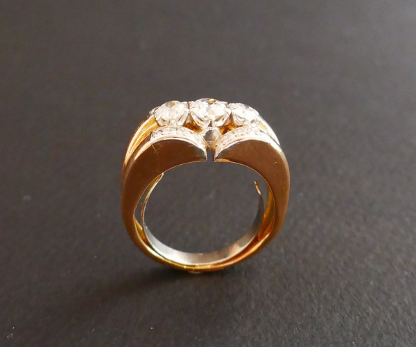Bague Tank Ornée De Diamants, Or 18 Carats.