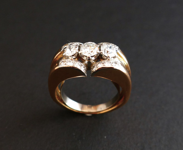 Bague Tank Ornée De Diamants, Or 18 Carats.