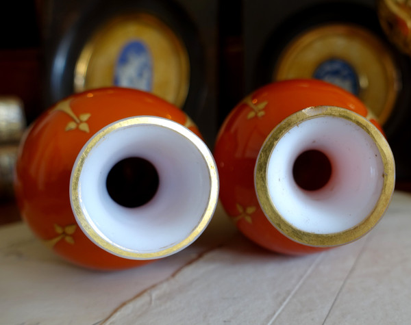 Baccarat: pair of orange and gold opaline vases - circa 1900