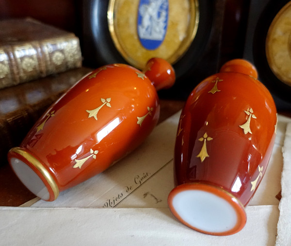 Baccarat: pair of orange and gold opaline vases - circa 1900
