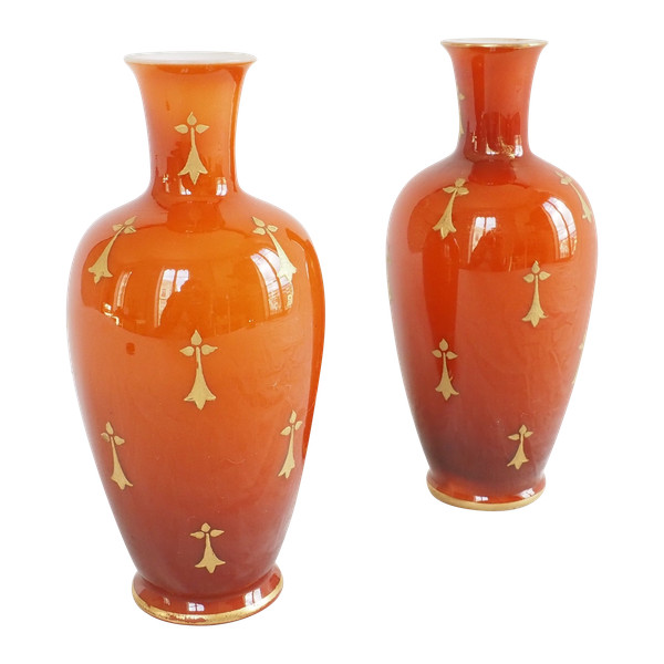 Baccarat: pair of orange and gold opaline vases - circa 1900
