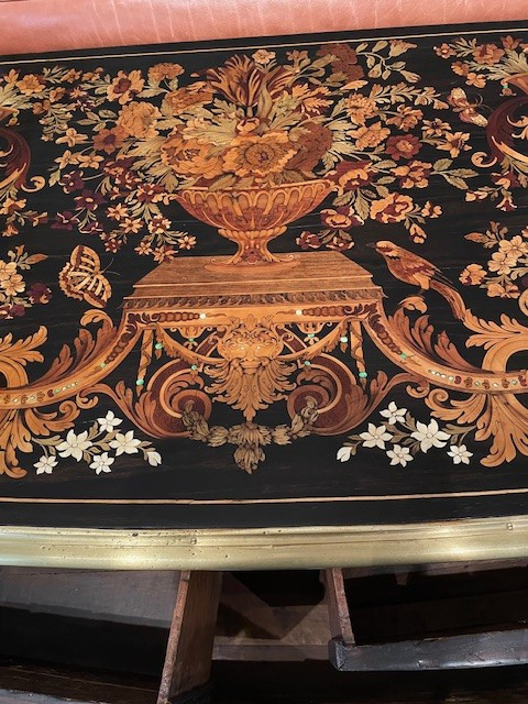 Commode d'époque Louis XIV dites "au jasmin" et  attribuée a PIERRE GOLE